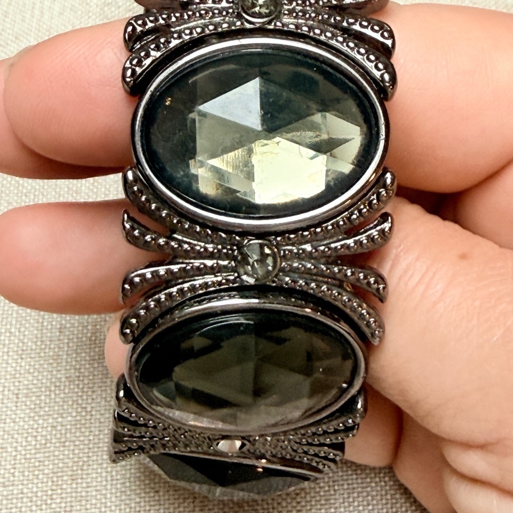 Lia Sophia "Jackie" Hematite Tone w/Cut Crystals Stretch Bracelet